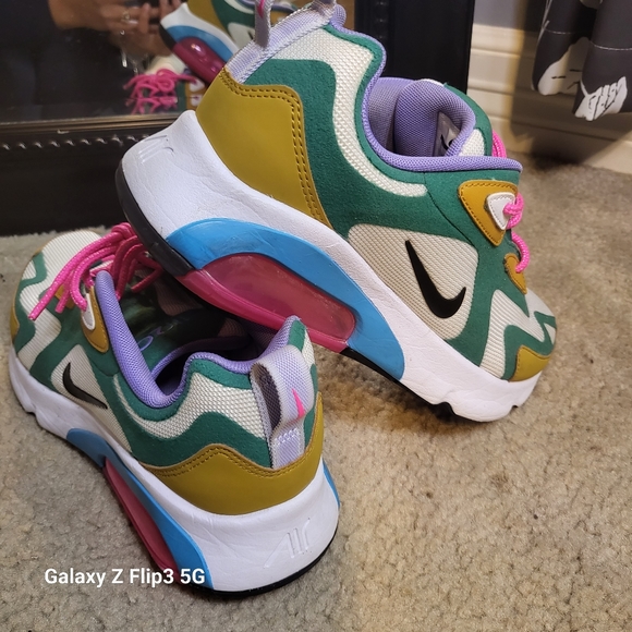 Nike shoes - Picture 5 of 6